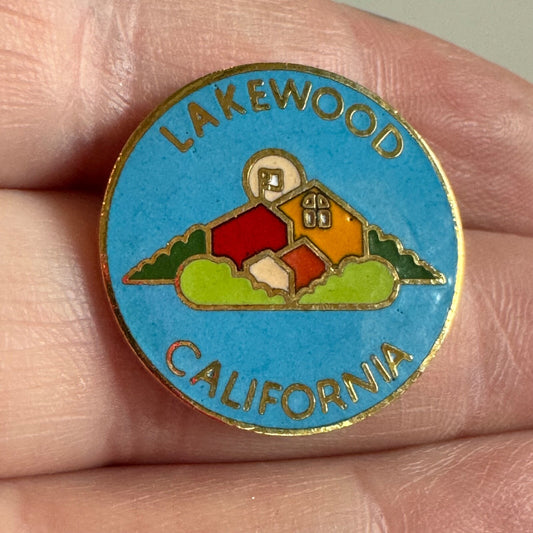 Vintage Lakewood California Souvenir Tourist Lapel Pin