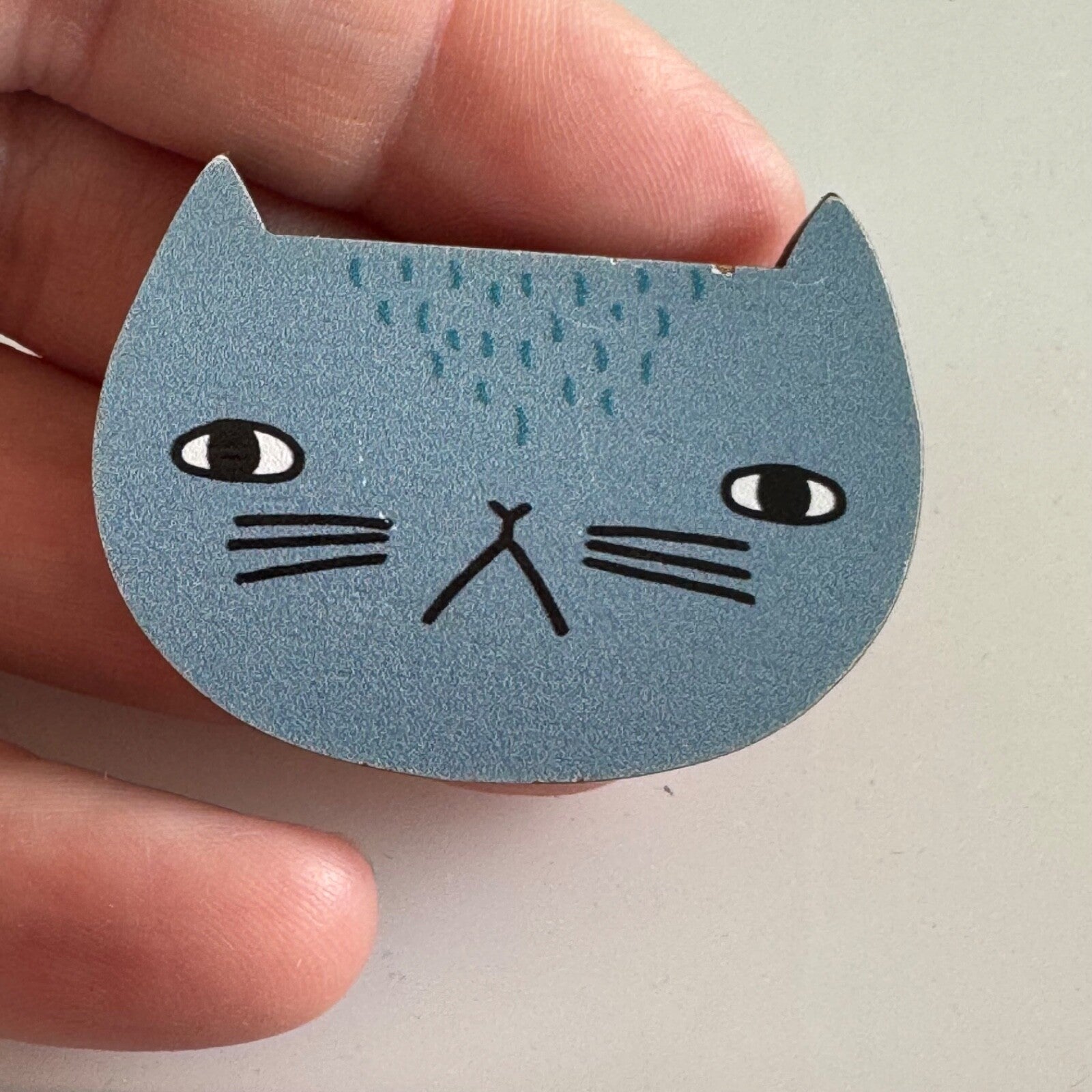 Donna Wilson MOG Wooden Cat Face Brooch Pin Grumpy Blue Cat