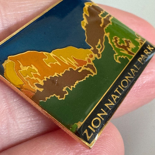 Zion National Park Scenic Souvenir Lapel Pin – Utah, USA Sandstone Cliffs