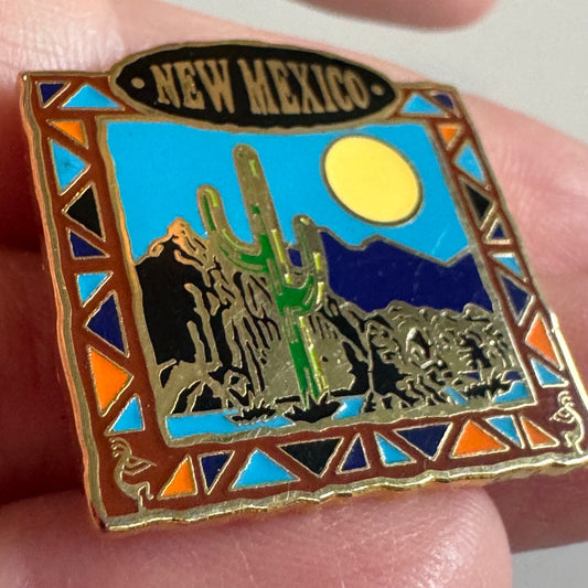 Vintage New Mexico Southwestern Themed Souvenir Tourist Lapel Pin Saguaro