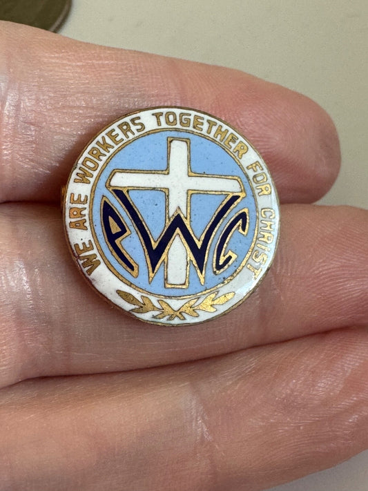 Vtg PWoC Protestant Women Of The Chapel Gold Tone Lapel Pin Religious