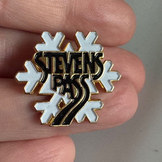 Stevens Pass Snowflake Pin Ski Resort Washington Enamel Brooch Skiing