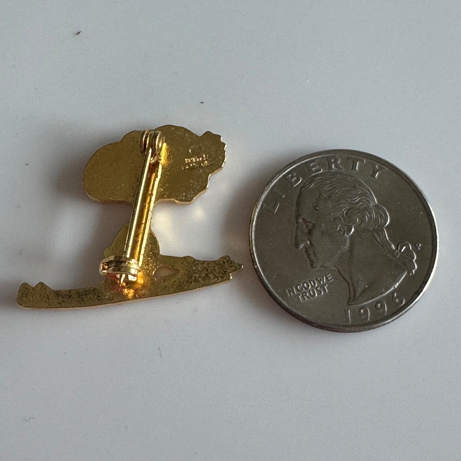 Vintage Snoopy Ski Skiing Lapel Pin Sunglasses Cloisonne
