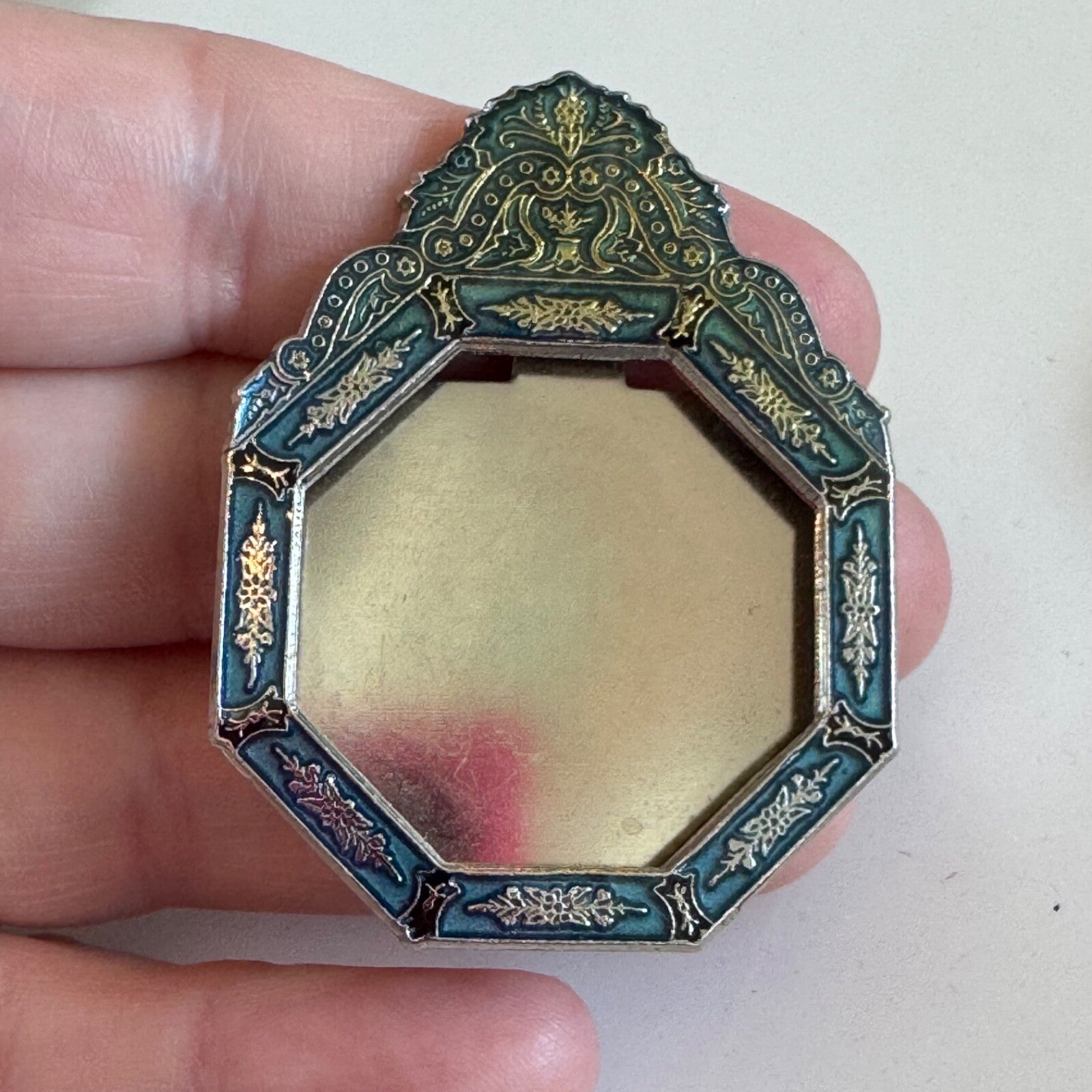 Vintage Pierre Bex Look Octagon Frame Brooch Pin Ornate Unsigned REO Elegant!