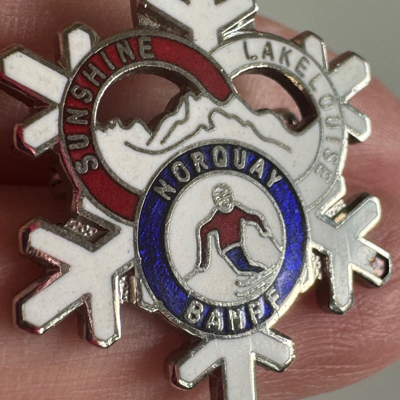 Vintage Banff Snowflake Ski Skiing Lapel Pin Sunshine Lake Louise Norquay