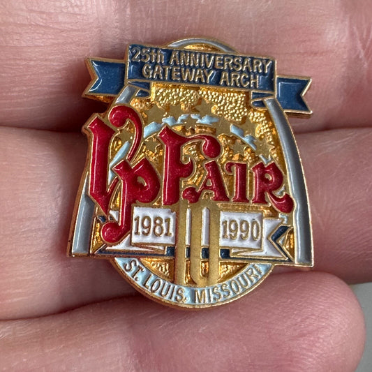 1990 Veiled Prophet V.P. Fair 25th Anniversary Gateway Arch St Louis Lapel Pin