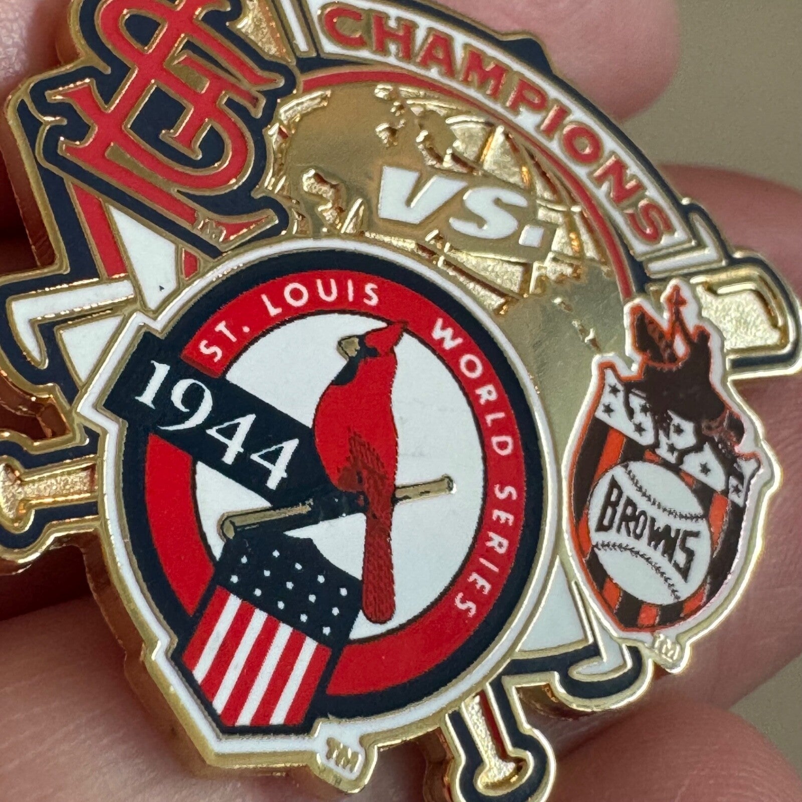 2007 St Louis 1944 World Series Throwback Lapel Pin Cardinals vs. Browns