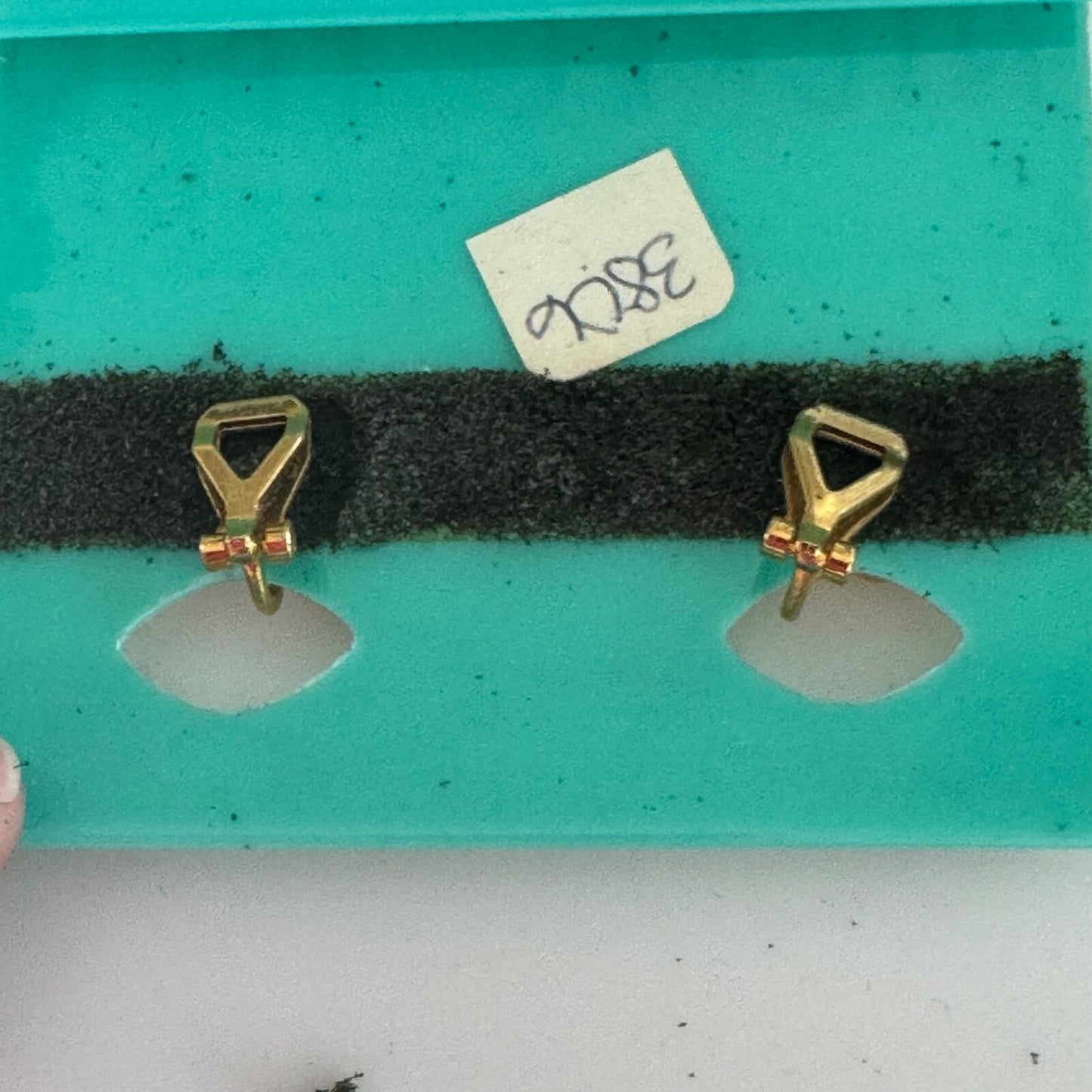 Vintage Allison Reed Gold Tone Purple Flower Clip-on Earrings New on Card