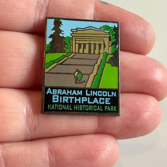 Abraham Lincoln Birthplace National Historical Park Souvenir Lapel Pin