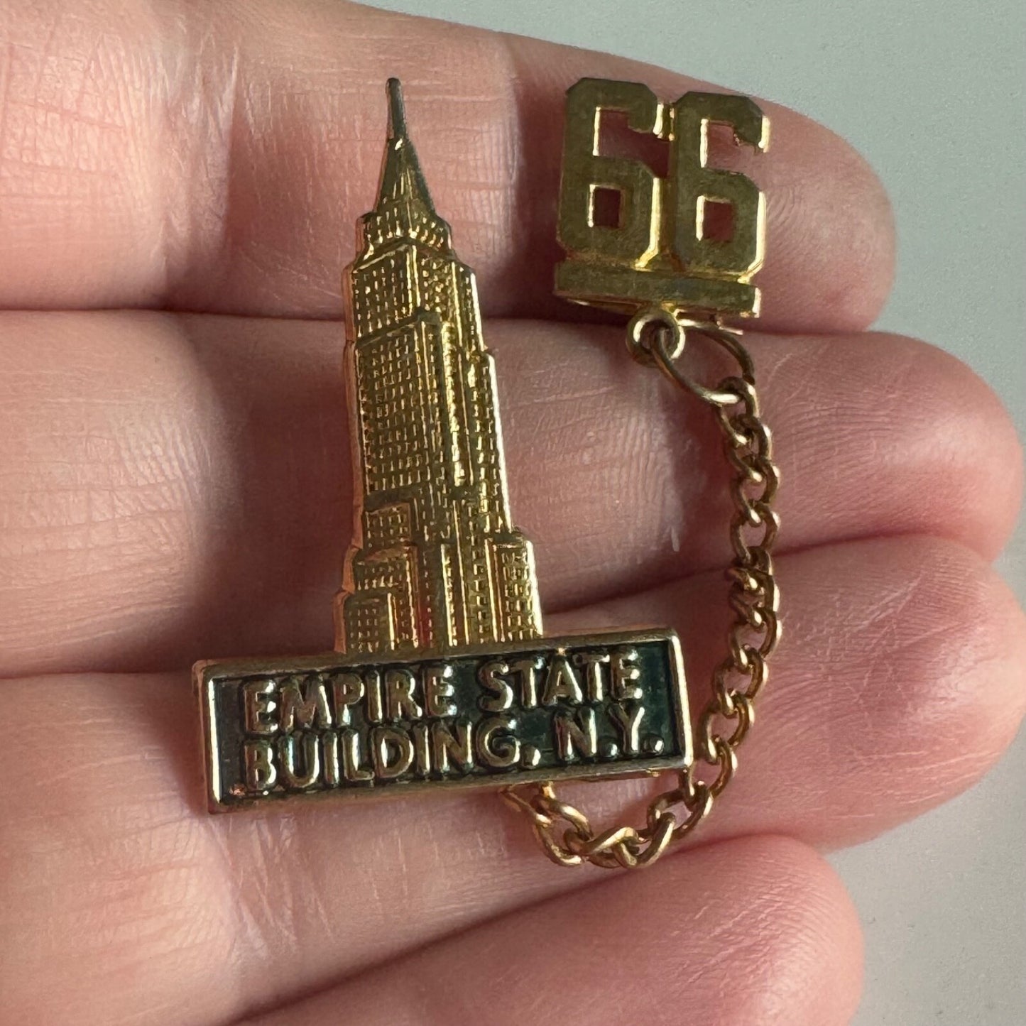 Vintage 1966 Empire State Building New York Souvenir Tourist Lapel Pin