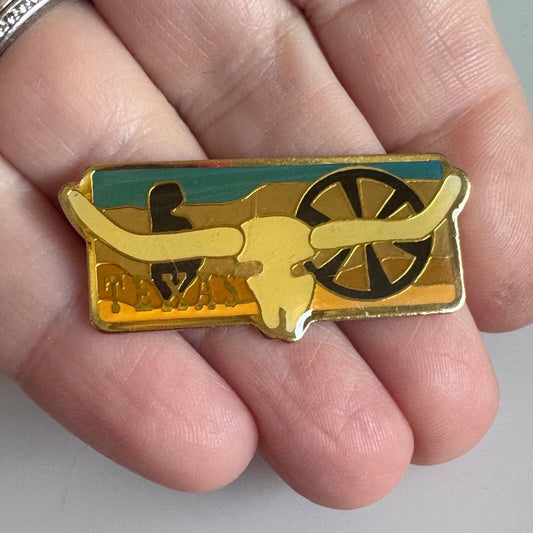 Vintage Texas Longhorn Cattle Souvenir Tourist Lapel Pin
