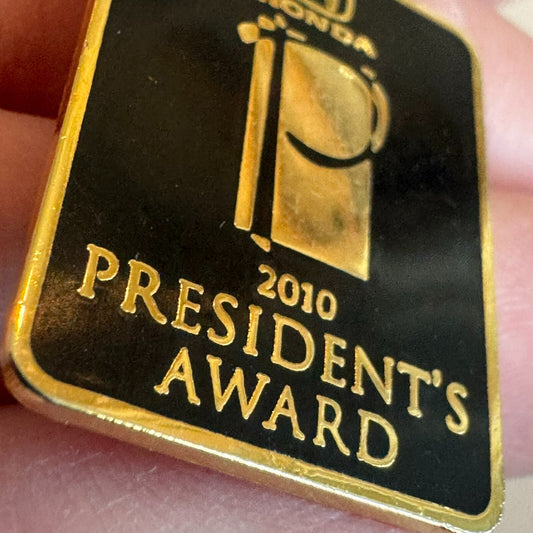 2010 Honda President’s Award Gold Tone Award Lapel Pin Presidents