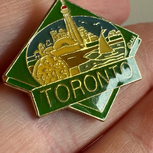 Vintage Toronto Canada Souvenir Enamel Pin – CN Tower & Waterfront
