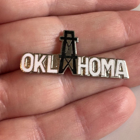 Vintage Oklahoma Oil Rig Derrick Souvenir Tourist Lapel Pin