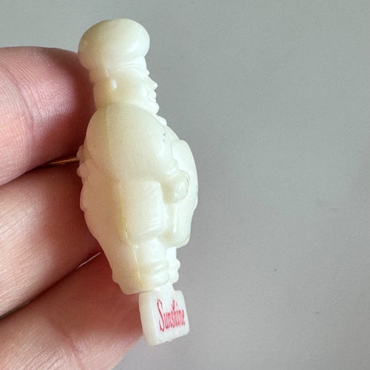 Vintage Sunshine Bakery Chef Plastic Pin – Retro Kitchen Mascot Style