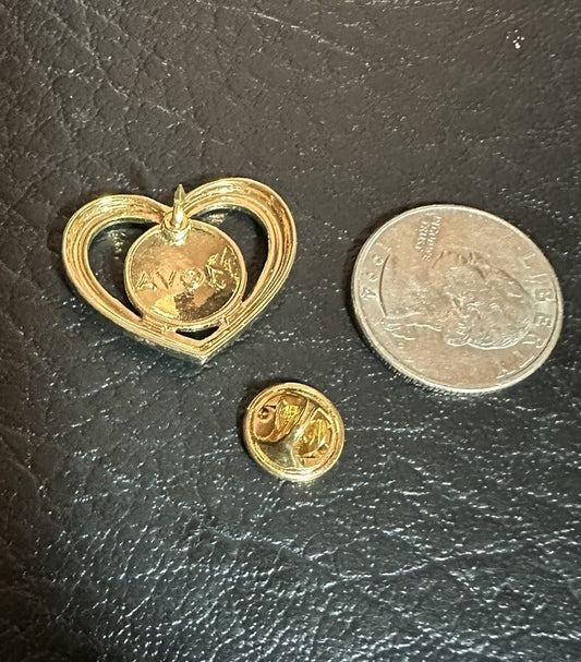 Avon World Globe In A Gold Color Metal Heart Brooch Lapel Hat Jacket Pin