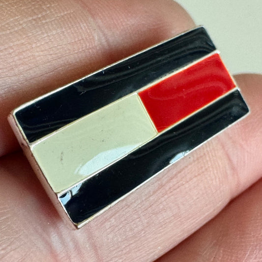 Vintage Tommy Hilfiger Logo Flag Pin – Red White Black Rectangle Badge