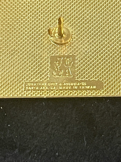 Bob Timberlake Pin Lexington NC Hat Tac Lapel Collar Pinback Gallery
