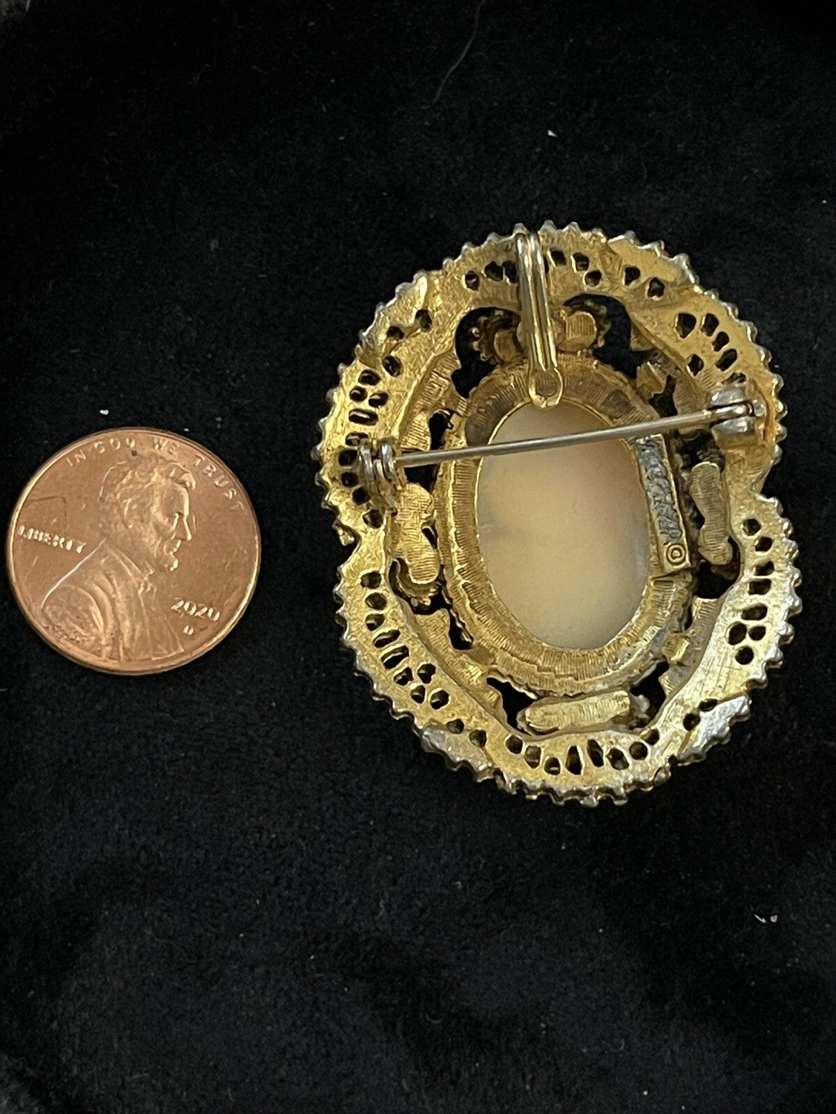 Vintage Florenza Cameo/Pearls Versatile Cameo Pin/ Pendant FOR REPAIR
