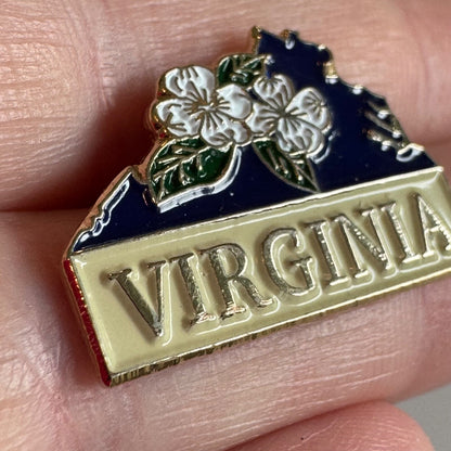 Vintage Virginia Souvenir Tourist Enamel Lapel Pin Dogwood Flower
