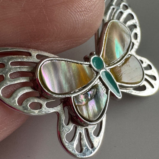 Vintage Artistry Mother of Pearl Butterfly Necklace – Silver Tone Inlay Design