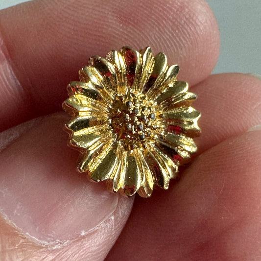 Textured Golden Bloom Pin – Radiant Floral Badge Flower Gold Tone