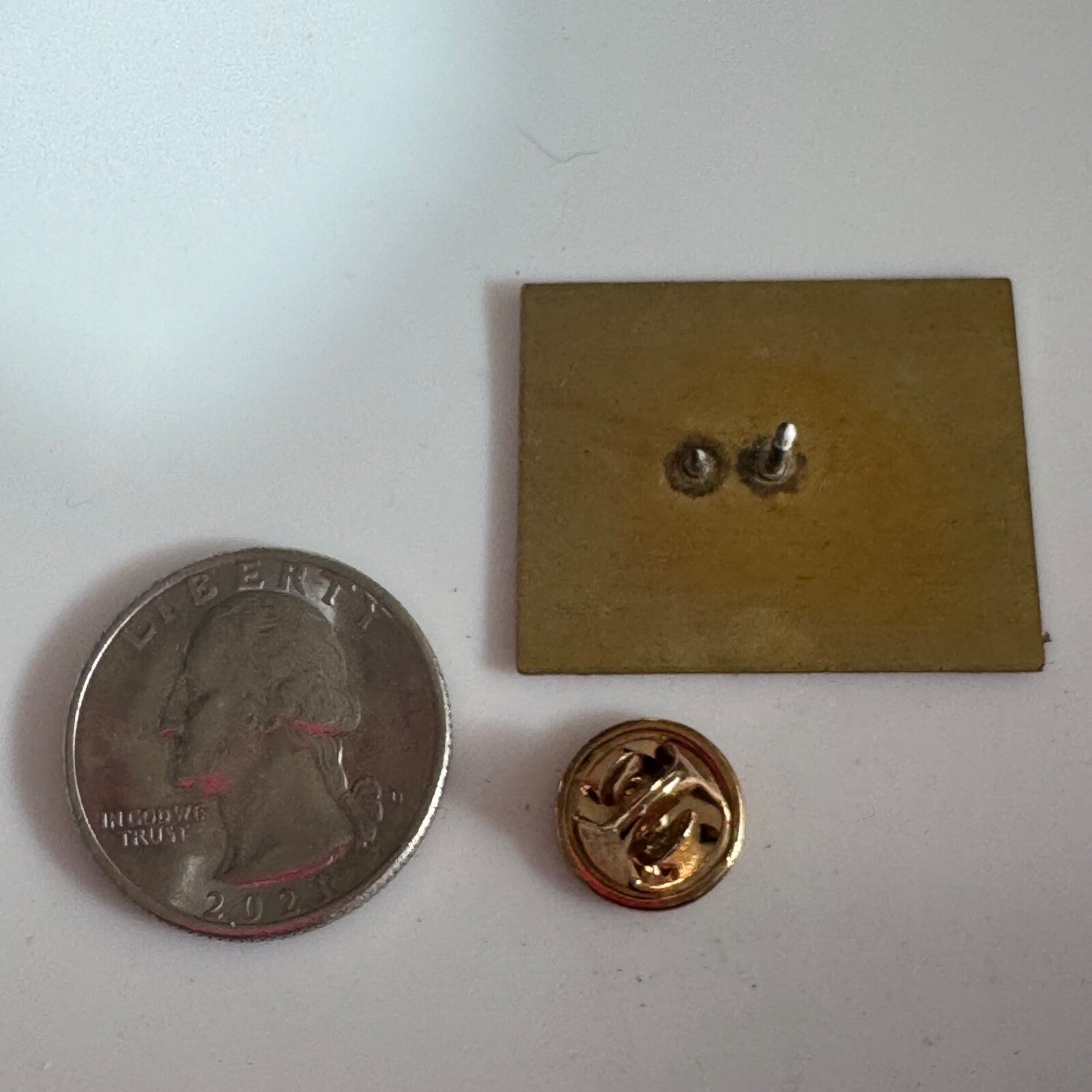 Vintage Jackpot Slot Machine Lapel Pin Lottery State