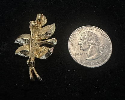 STUNNING VINTAGE SIGNED AVON GOLD TONE ROSE FLOWER 1 1/2" BROOCH PENDANT
