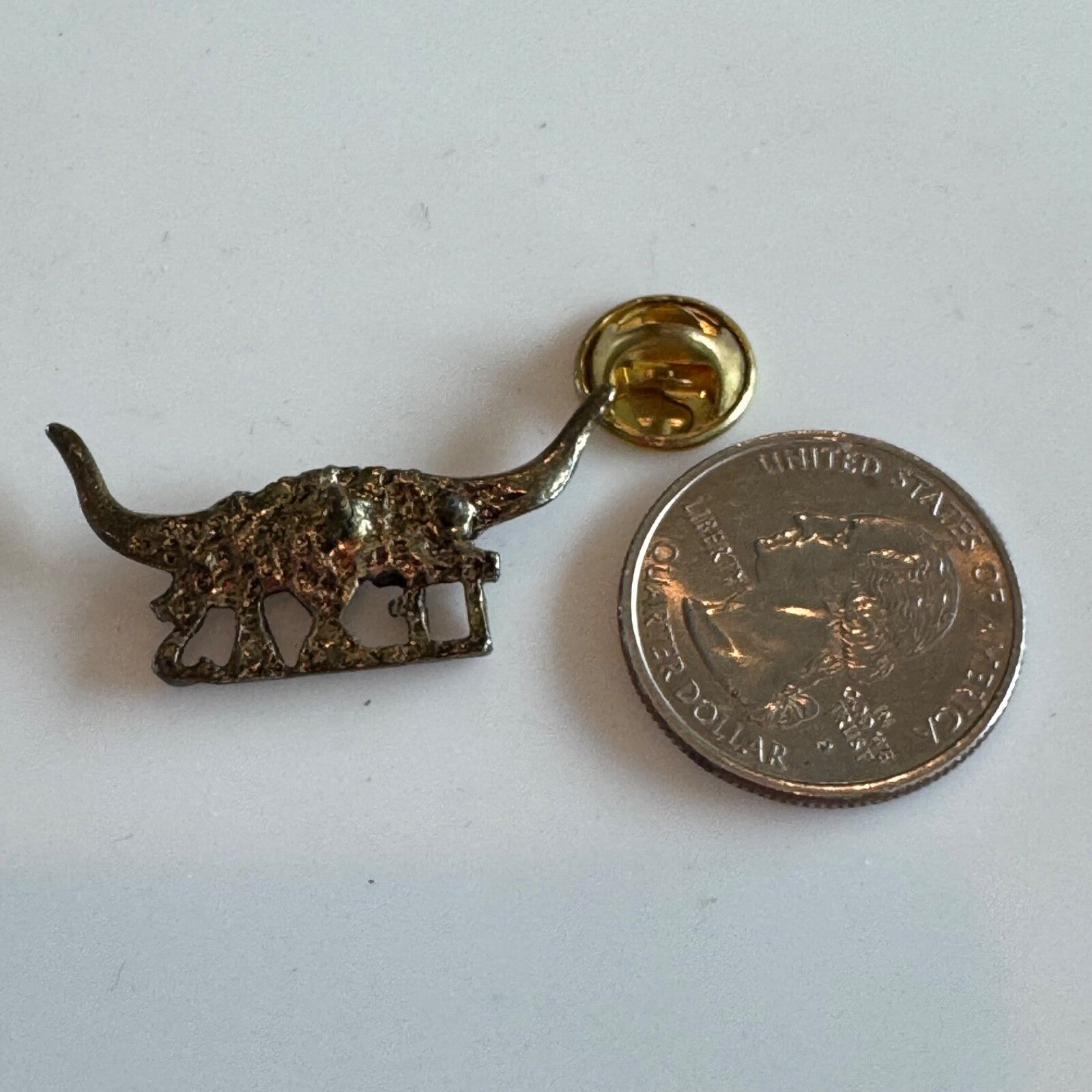 Vintage Texas Longhorn Horns Souvenir Tourist Lapel Pin 