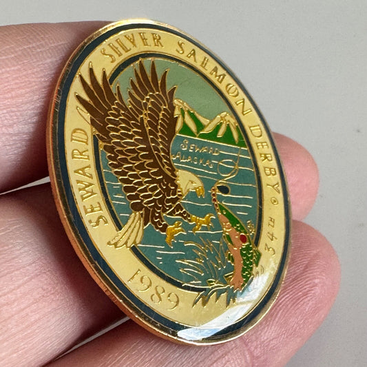 Vintage 1989 Seward Salmon Derby Pin – Eagle Catching Fish Alaska Badge