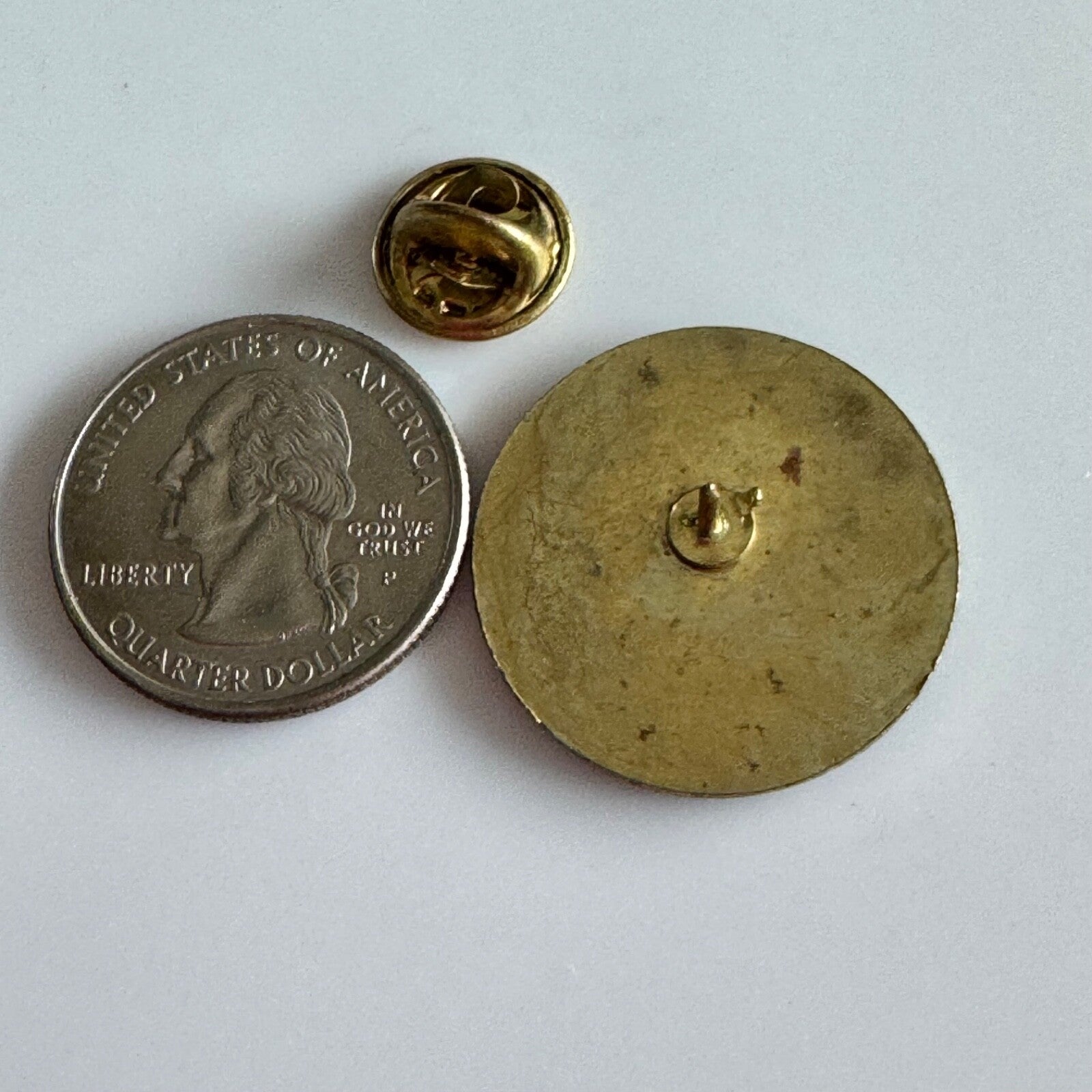 Vintage United States Army Round Pin – Bold Eagle Seal Design