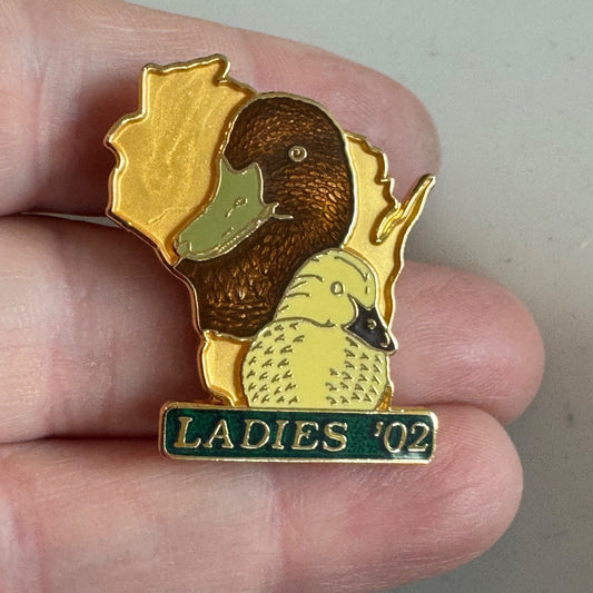 Vtg Wisconsin Ladies '02 Ducks Unlimited Pin – Wildlife & State Shaped Badge