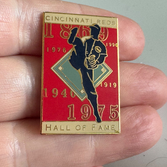 Vintage 2004 Cincinnati Reds Hall of Fame Pin – World Series Years Tribute