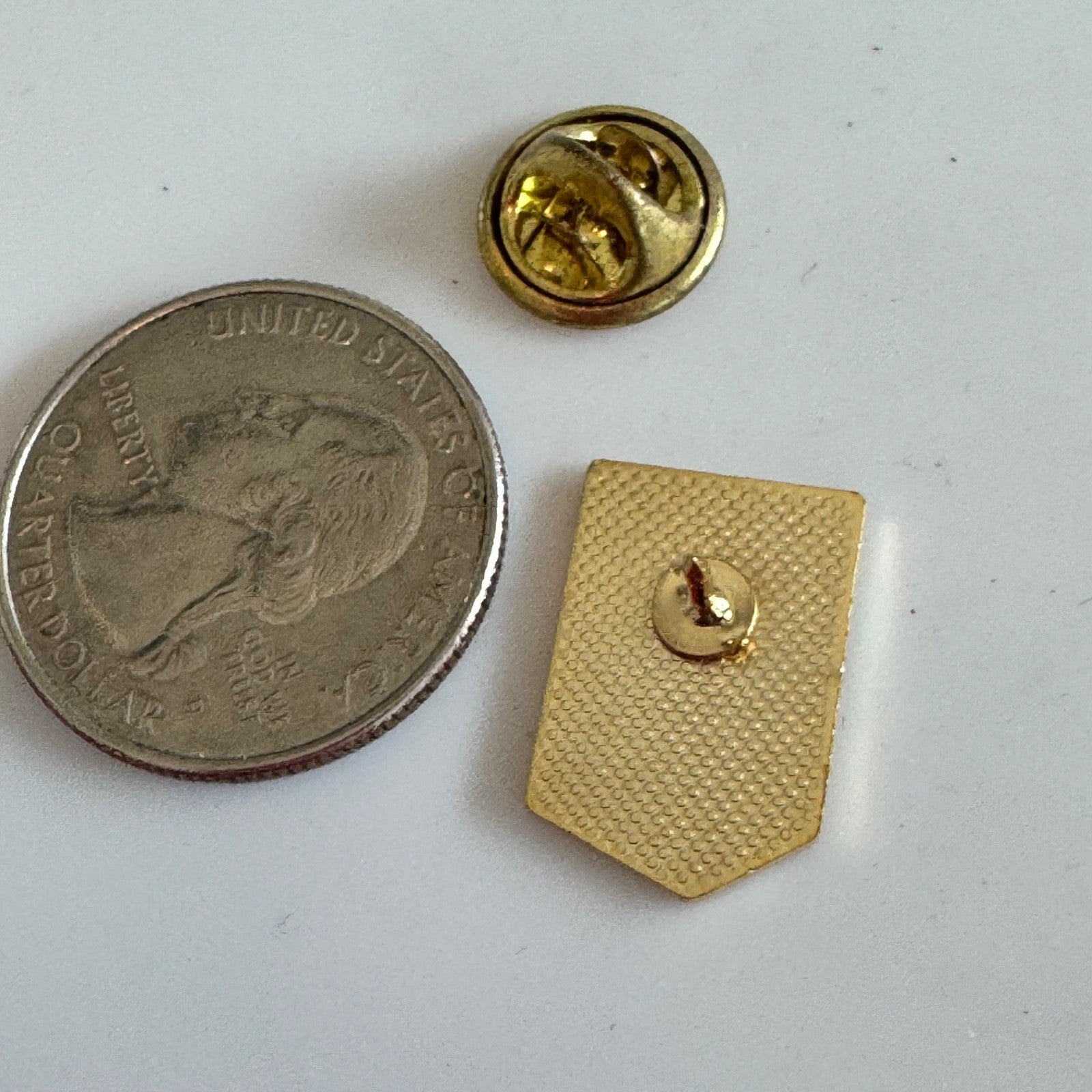 Vtg 1997 US Ski Team Red White Blue Shield Enamel Lapel Pin Olympics Skiing USA