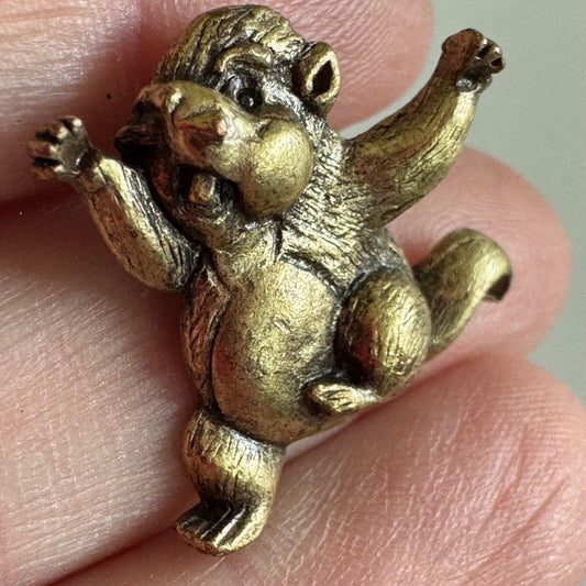 Vintage Woodchuck Lapel Pin Tie Tack – Antiqued Gold Tone Animal Groundhog