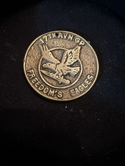 1982 17th COMBAT AVIATION GROUP FREEDOM'S EAGLES CHALLENGE COIN - RARE