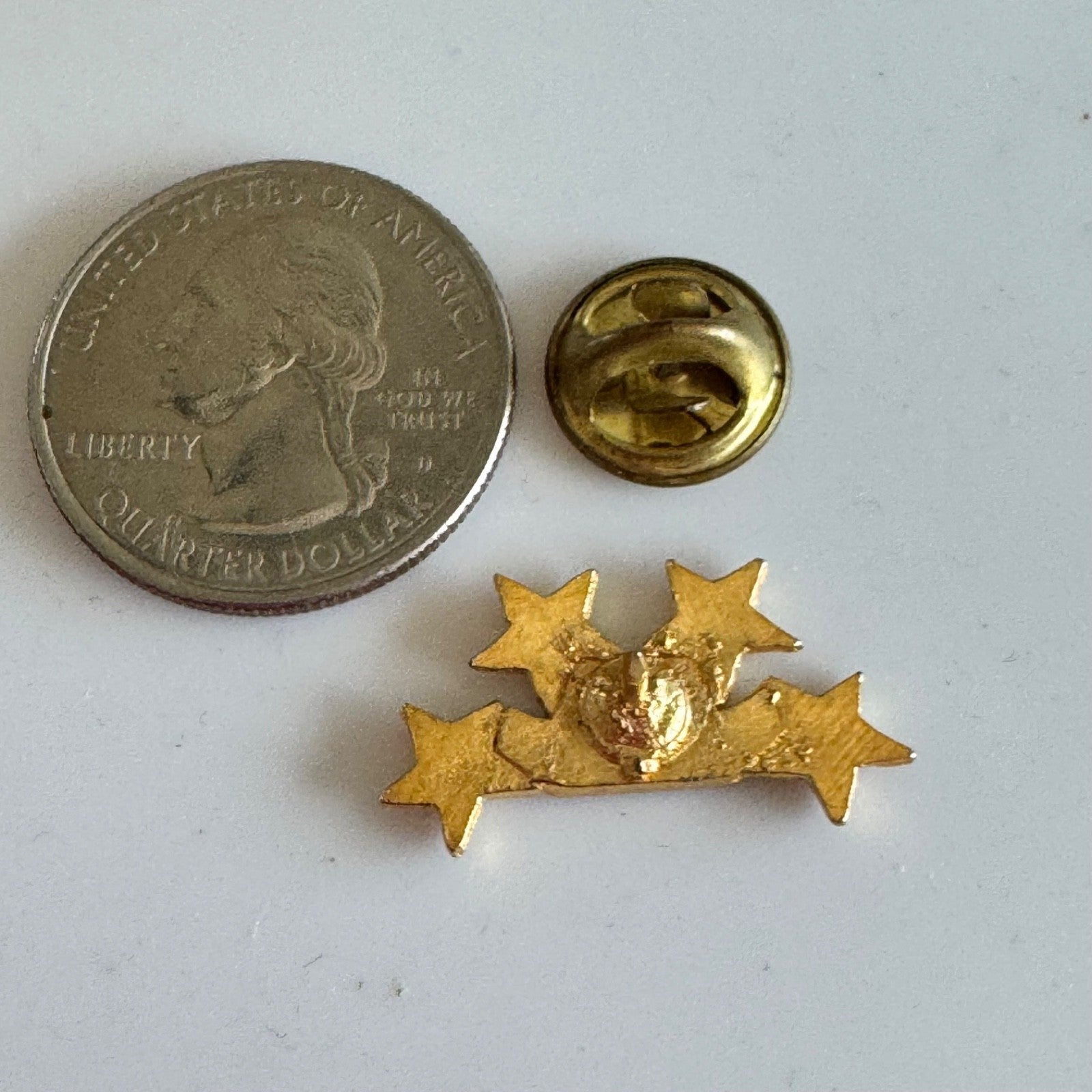 Vtg Mobil Travel Guide Four Star Award Lapel Pin Enamel
