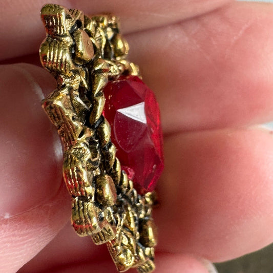 Red Jeweled Heart Brooch – Ornate Floral Vintage Pin