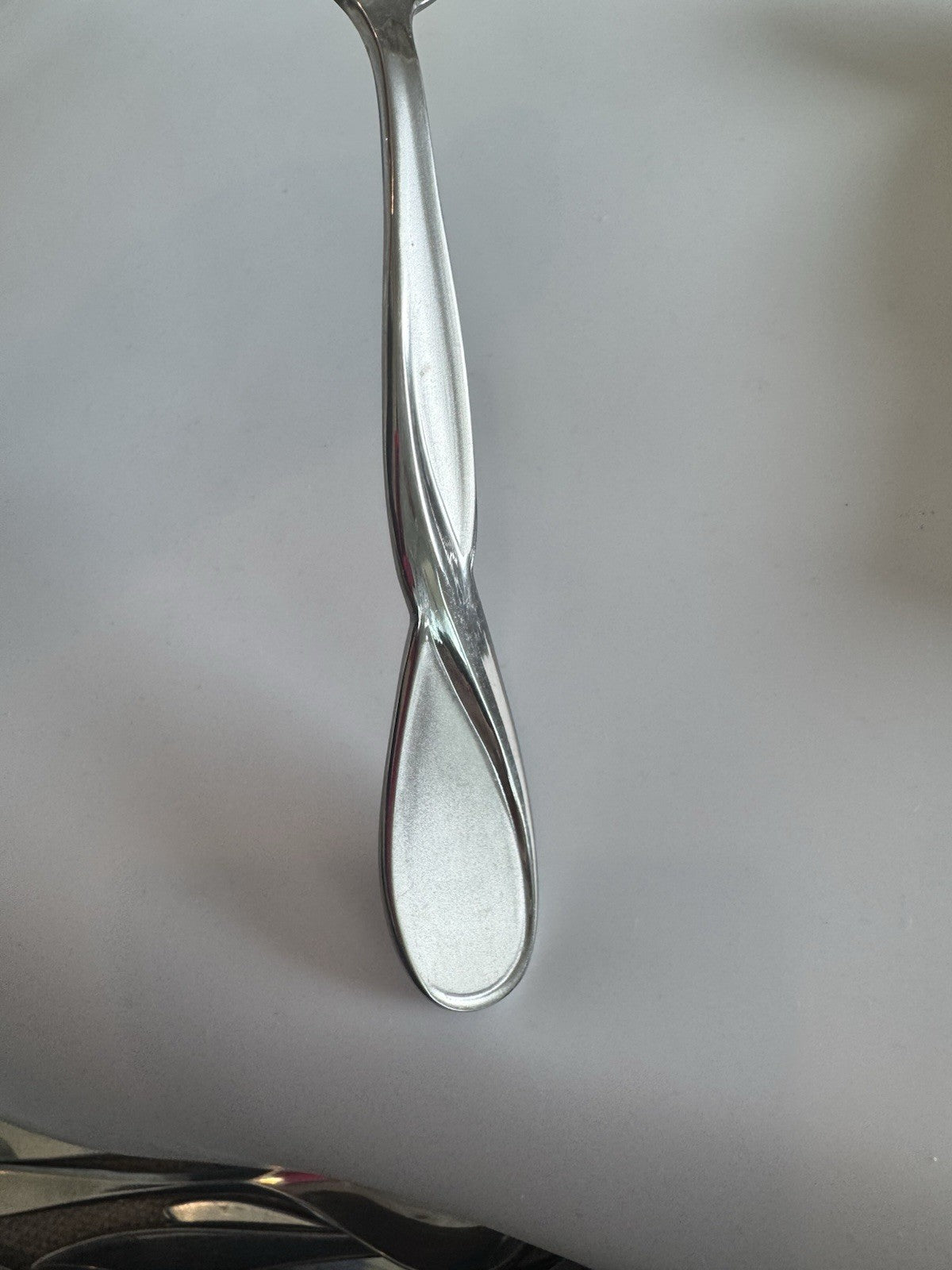 ONEIDA HEIRLOOM STAINLESS SATIN AQUARIUS PLACE / OVAL SOUP SPOON 7"