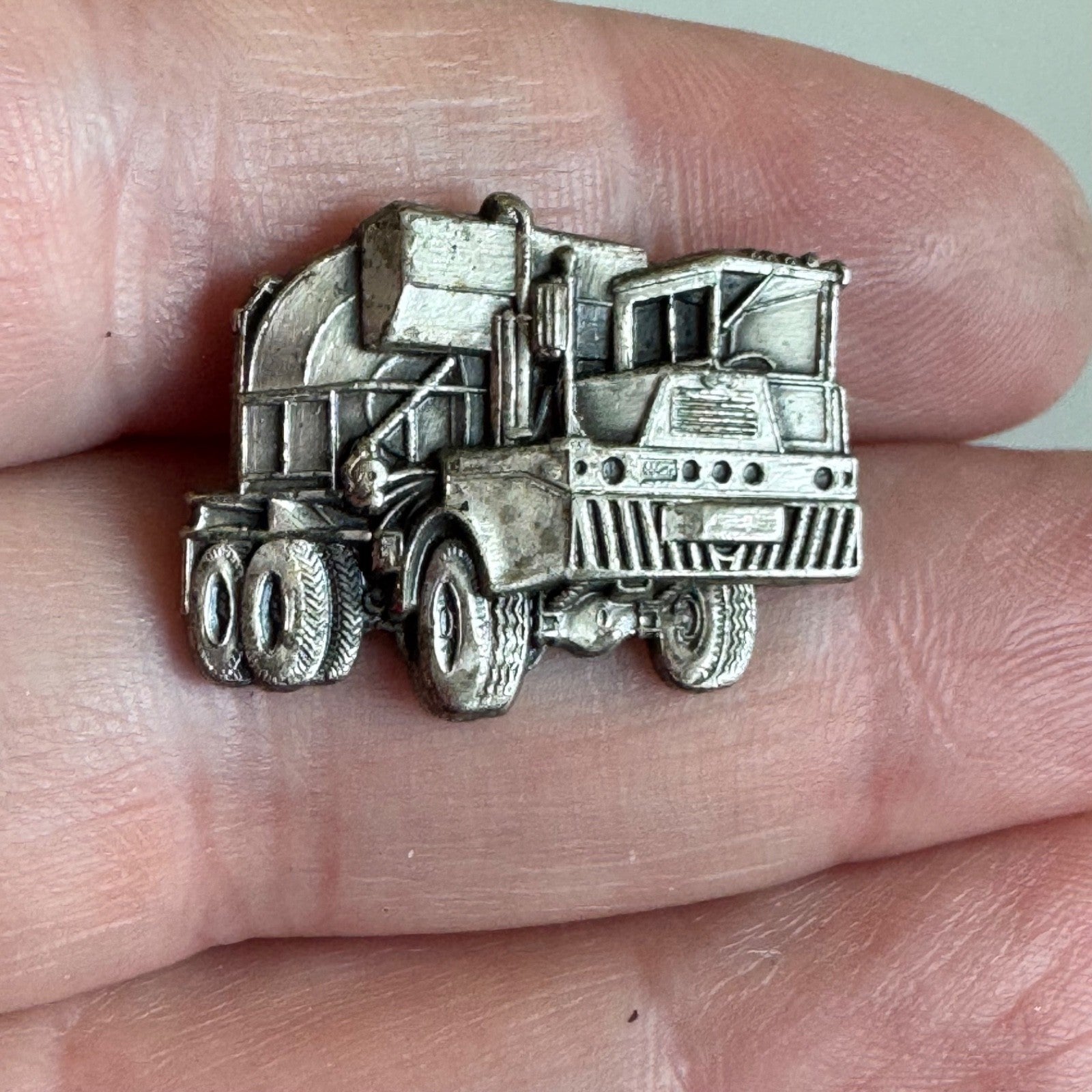 Vtg Cement Mixer Truck Silver Tone 3D Lapel Pin Pewter Tone