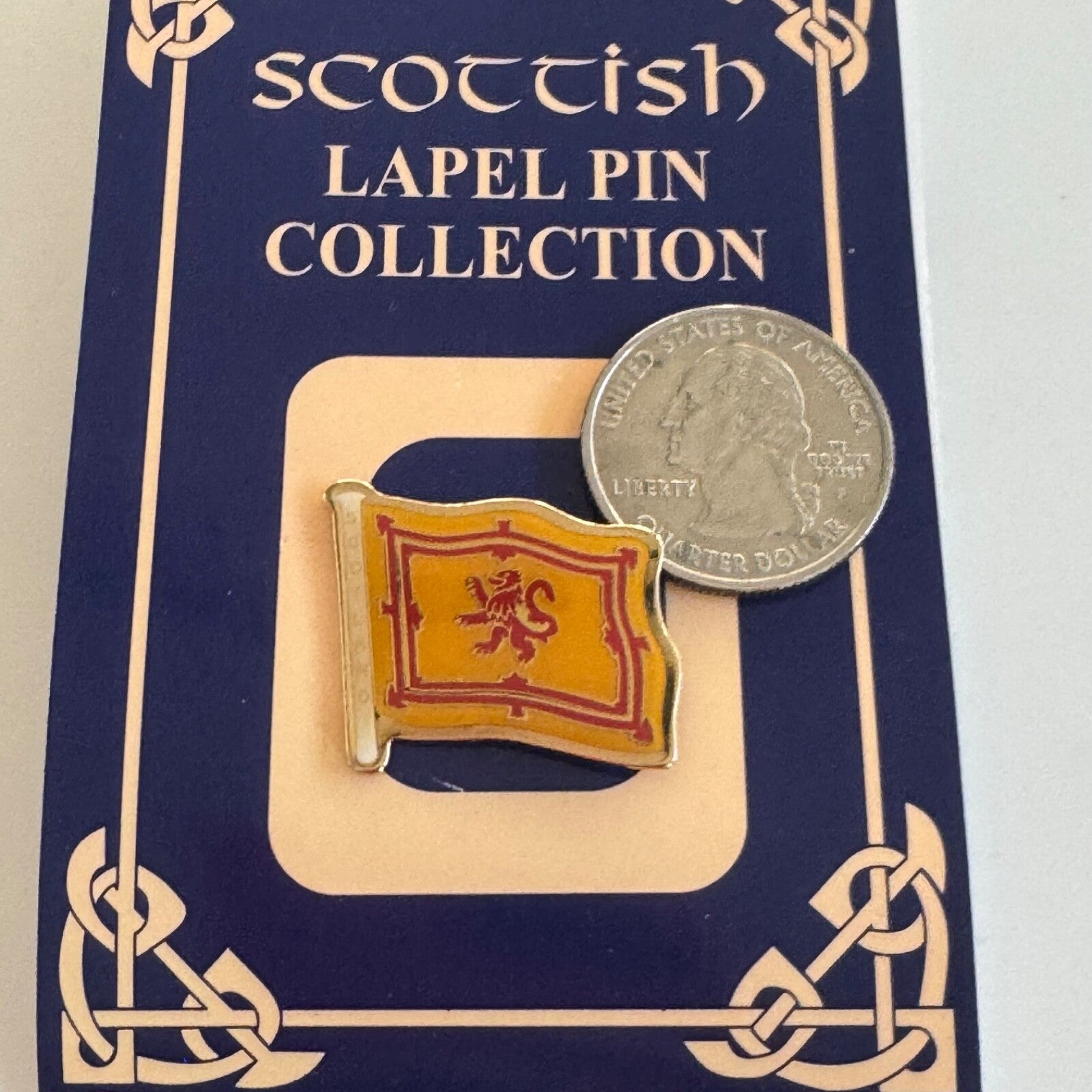 Vintage Scottish Flag Lion Rampant Souvenir Tourist Lapel Pin New on Card