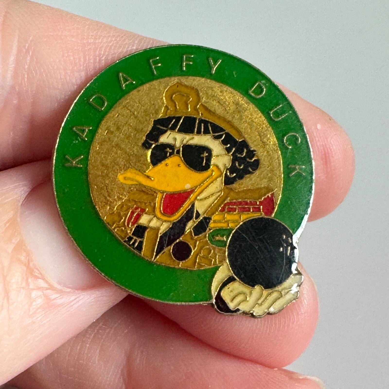 VTG Kadaffy Duck Satirical Pin – Political Parody Collectible Muammar Gaddafi