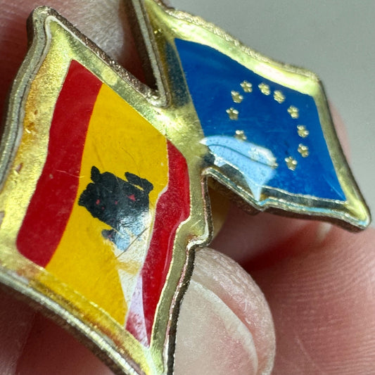 Vtg Spain & European Union Crossed Flags Friendship Enamel Lapel Pin Tie Tack EU