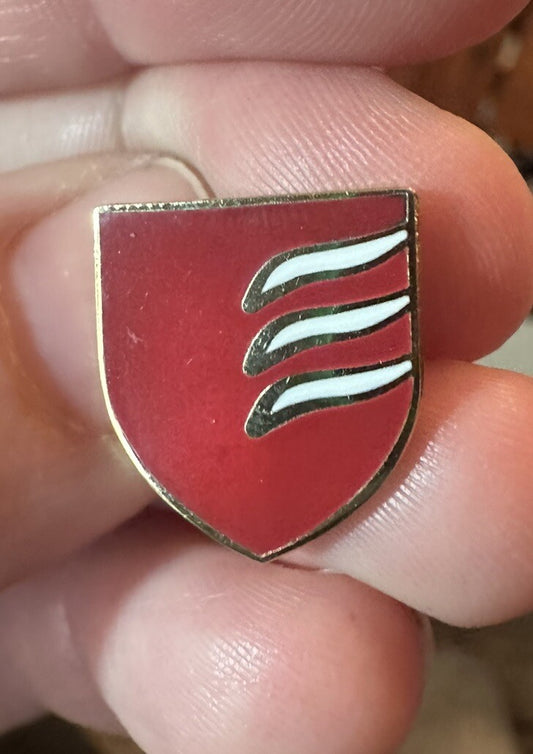 GROVE CITY COLLEGE SHIELD CREST ENAMEL LAPEL PIN PENNSYLVANIA