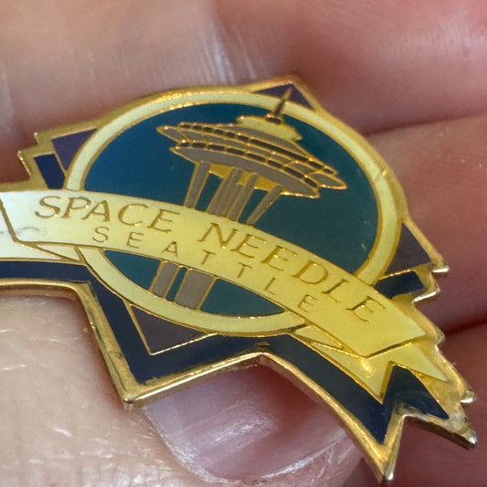 Vintage Space Needle Seattle Washington Lapel Pin Souvenir Tourist