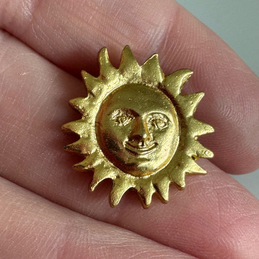 Vintage Golden Smiling Sun Pin – Cheerful Face with Radiant Rays