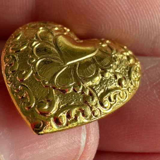 Vintage Gold Embossed Heart Brooch – Ornate Double Heart Design