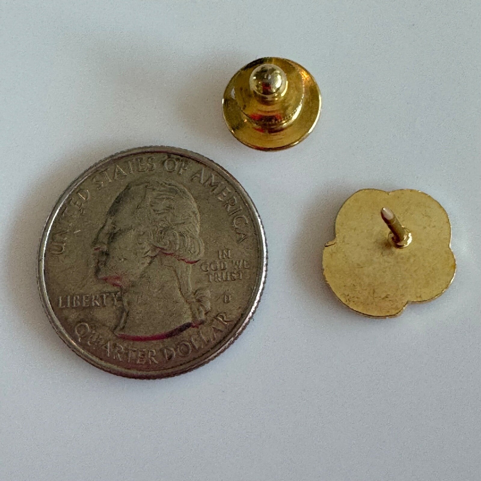 1980 Girl Scouts USA Metal Gold Tone Pinback Pin Small Tie Tack