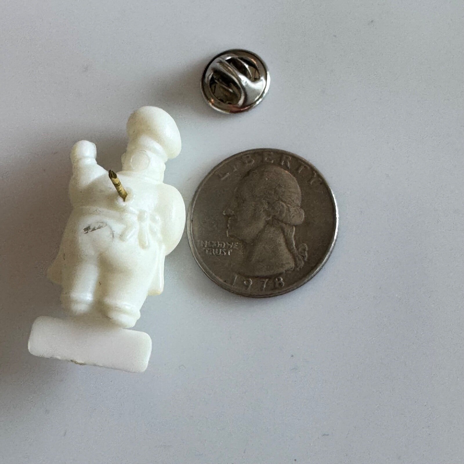 Vintage Sunshine Bakery Chef Plastic Pin – Retro Kitchen Mascot Style