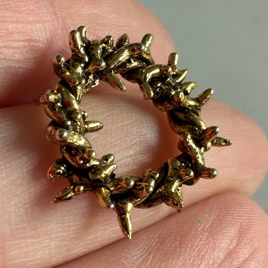 Vintage Crown of Thorns Pin – Symbolic Wreath Emblem Jesus Gold Tone